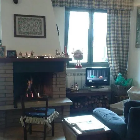 In Villetta A Schiera Con Mansarda 别墅 *